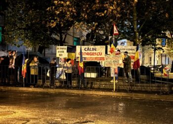 dosar-fabricat,-calin-nevinovat:-30-de-manifestanti-scandeaza-la-arestul-central