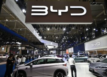 vicepresedinta-gigantului-auto-chinez-byd-ajunge-vineri-in-romania.-compania-cauta-locatii-noi-pentru-construirea-a-inca-doua-fabrici