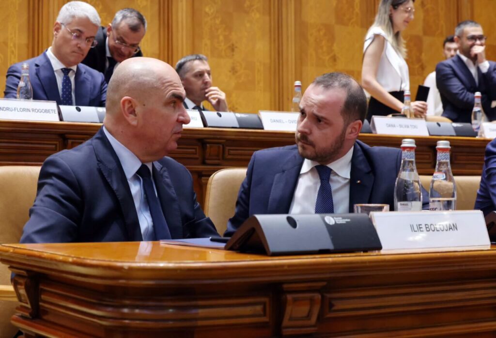 alexandru-rogobete-il-ataca-pe-ilie-bolojan,-dupa-ce-acesta-l-a-acuzat-ca-si-a-alocat-bugetul-in-functie-de-interese:-ati-taiat-banii-cu-ipocrizie-nu-aveti-nicio-limita-in-a-manipula-oamenii.-replica-dura-data-de-ministrul-sanatatii