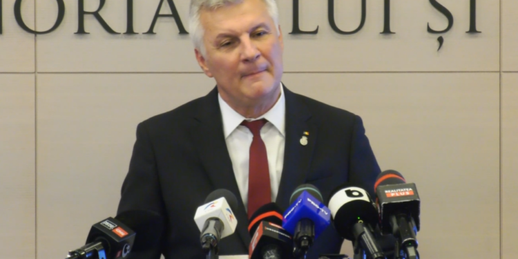 ministrul-daniel-zamfir-ii-deschide-usa-jurnalistului-britanic-charley-ottley-si-oricui-promoveaza-romania