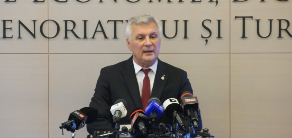 ministrul-economiei,-daniel-zamfir,-vrea-majorarea-voucherelor-de-vacanta.-atrage-atentia-ca-reducerea-acestora-a-fost-„o-lovitura-pentru-industria-horeca”
