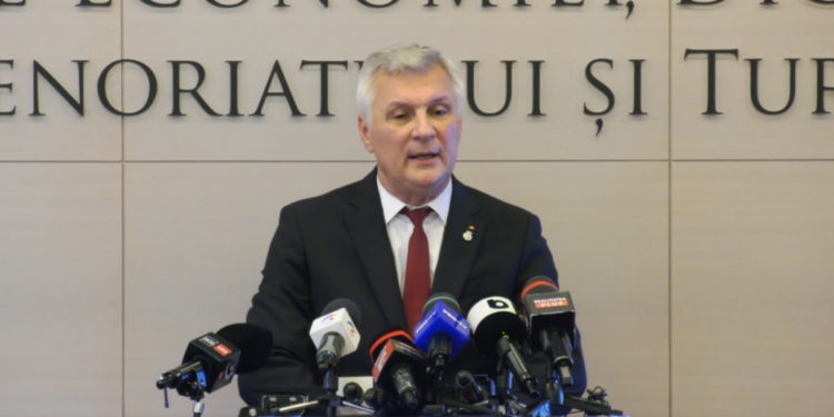 ministrul-economiei,-daniel-zamfir,-vrea-majorarea-voucherelor-de-vacanta.-atrage-atentia-ca-reducerea-acestora-a-fost-„o-lovitura-pentru-industria-horeca”