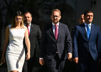 batalie-pentru-putere-in-usr.-cine-face-parte-din-noul-birou-national,-care-va-decide-soarta-partidului